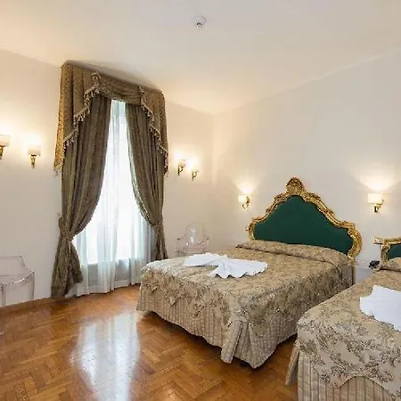 Domus Colosseo 3*